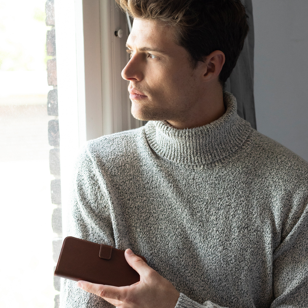 Selencia Echt Leren Bookcase Apple iPhone 11 - Bruin - Afbeelding 4