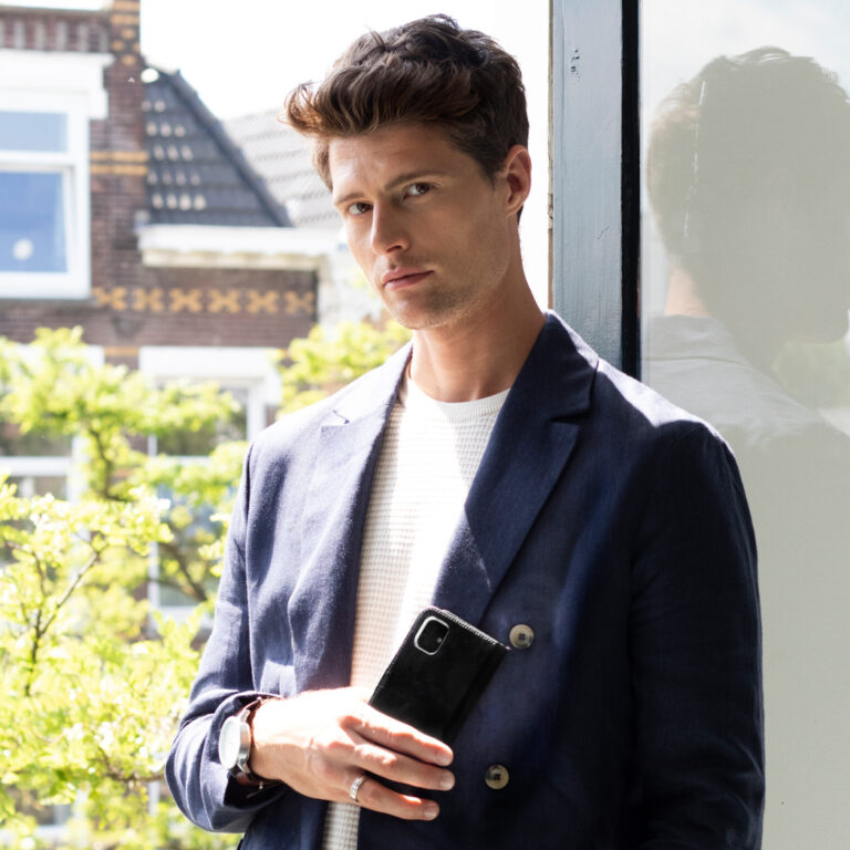 Selencia Lederen Bookcase OnePlus 7 Pro - Zwart - Afbeelding 4