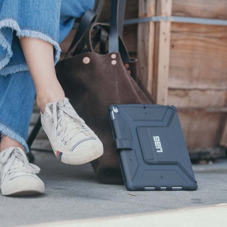 UAG Metropolis Bookcase Apple iPad 9 (2021) 10.2 inch / iPad 8 (2020) 10.2 inch / iPad 7 (2019) 10.2 inch - Zwart - Afbeelding 9