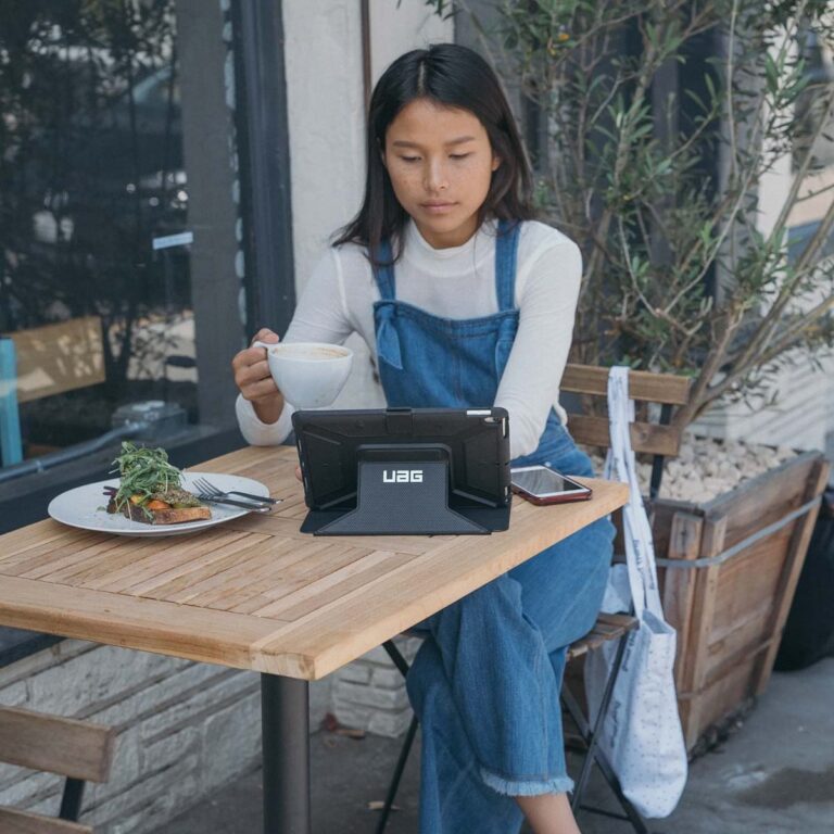 UAG Metropolis Bookcase Apple iPad 9 (2021) 10.2 inch / iPad 8 (2020) 10.2 inch / iPad 7 (2019) 10.2 inch - Zwart - Afbeelding 4