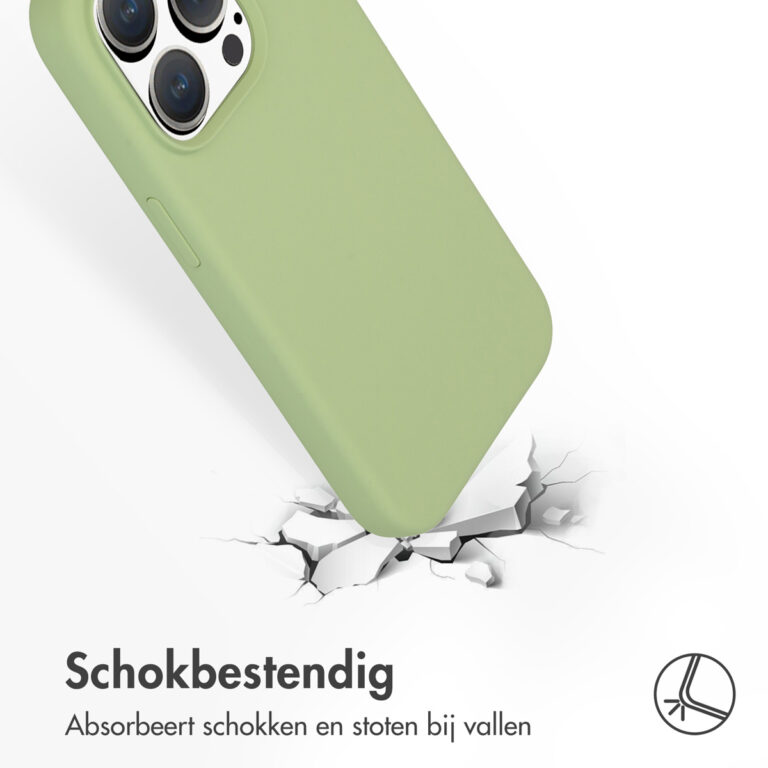 Accezz Liquid Silicone Backcover met MagSafe Apple iPhone 15 Pro - Groen - Afbeelding 3