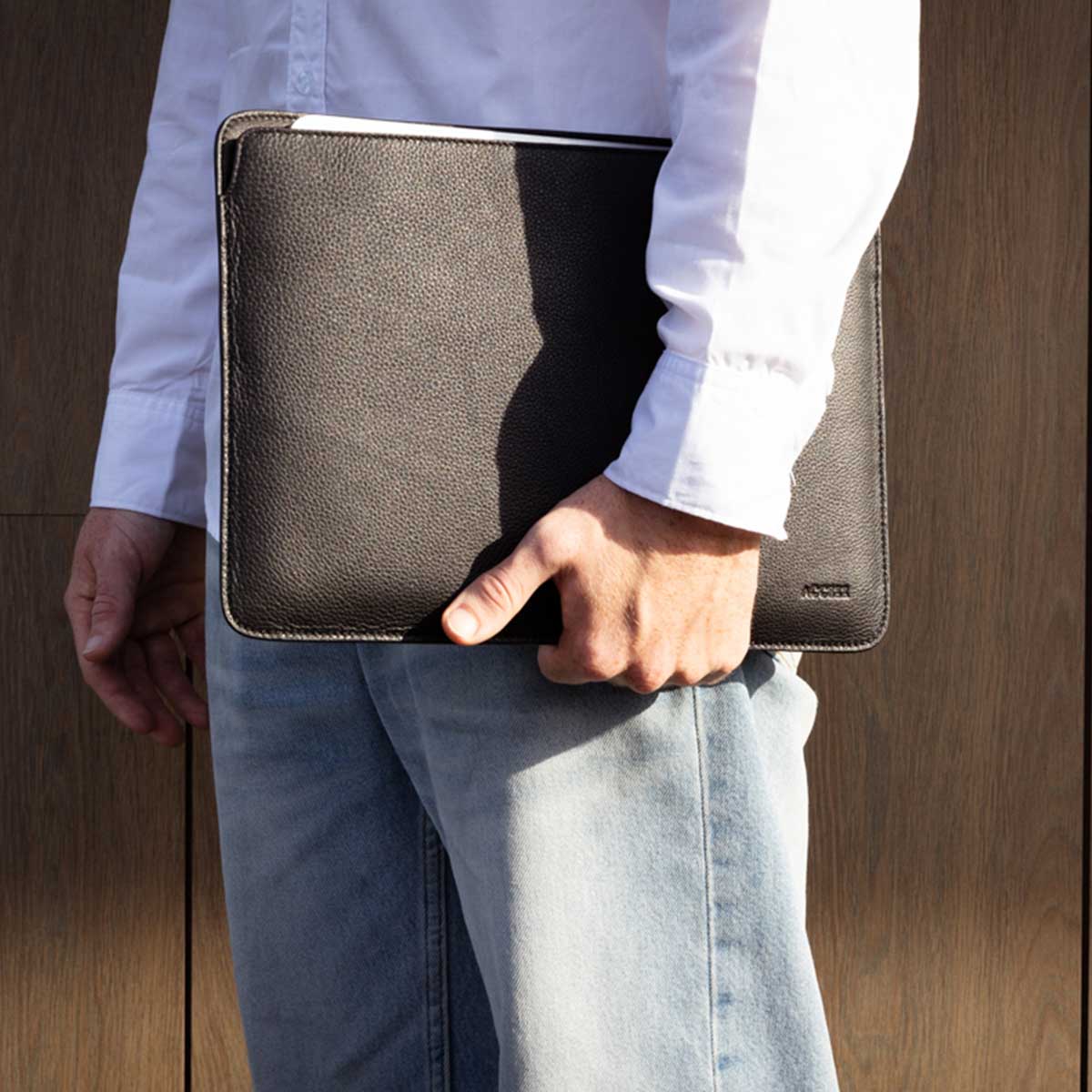Accezz Leather Laptop hoes MacBook 13 inch – Laptopsleeve – Zwart
