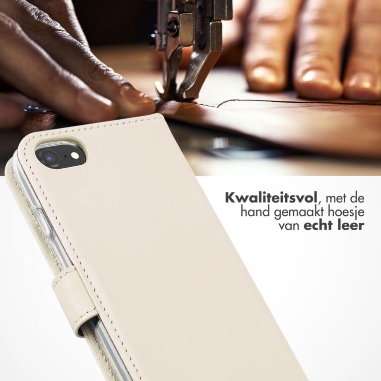Selencia Echt Lederen Bookcase Apple iPhone SE (2022 / 2020) / 8 / 7 / 6(s) - Greige - Afbeelding 2