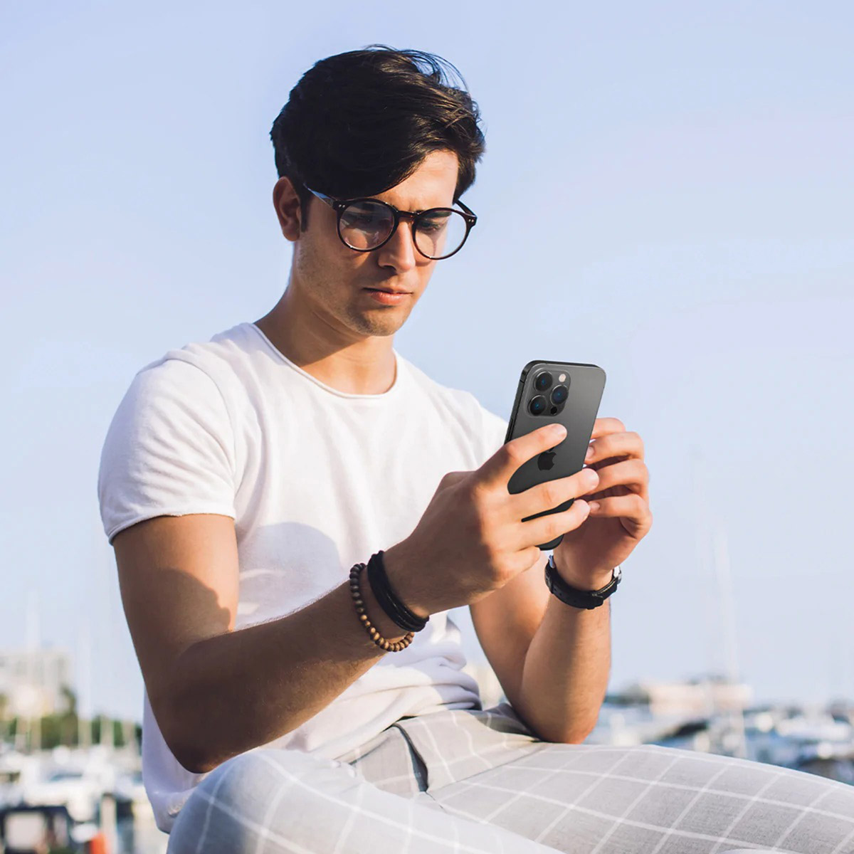 Spigen GLAStR EZ Fit Optik Camera Protector 2 Pack Apple iPhone 14 Pro / 14 Pro Max - Black - Afbeelding 6