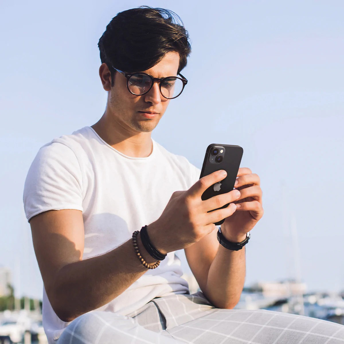 Spigen GLAStR EZ Fit Optik Camera Protector 2 Pack Apple iPhone 14 / 14 Plus - Black - Afbeelding 7