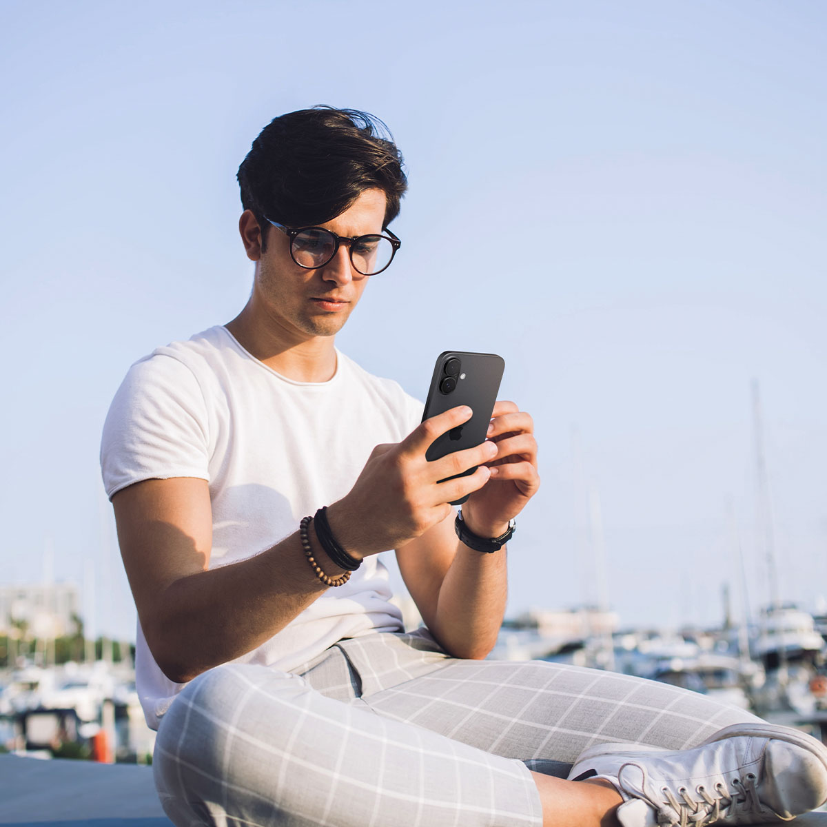 Spigen GLAStR EZ Fit Optik Pro Camera Protector 2 Pack Apple iPhone 16 / 16 Plus - Black - Afbeelding 10