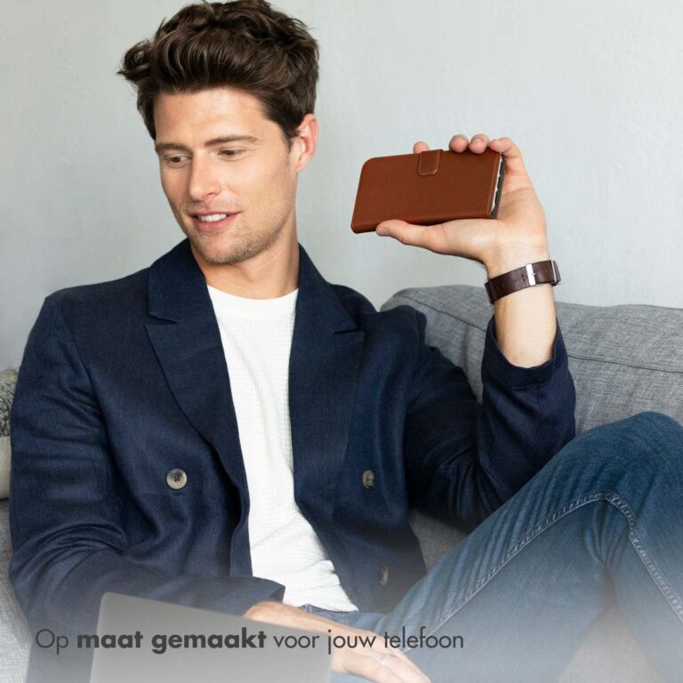 Selencia Echt Leren Bookcase iPhone 13 - Lichtbruin - Afbeelding 5