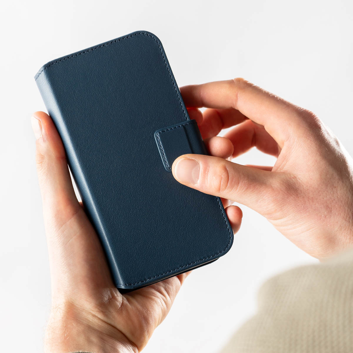 Accezz Leather Bookcase 2-in-1 met MagSafe Apple iPhone Air - Nightfall Blue - Afbeelding 10