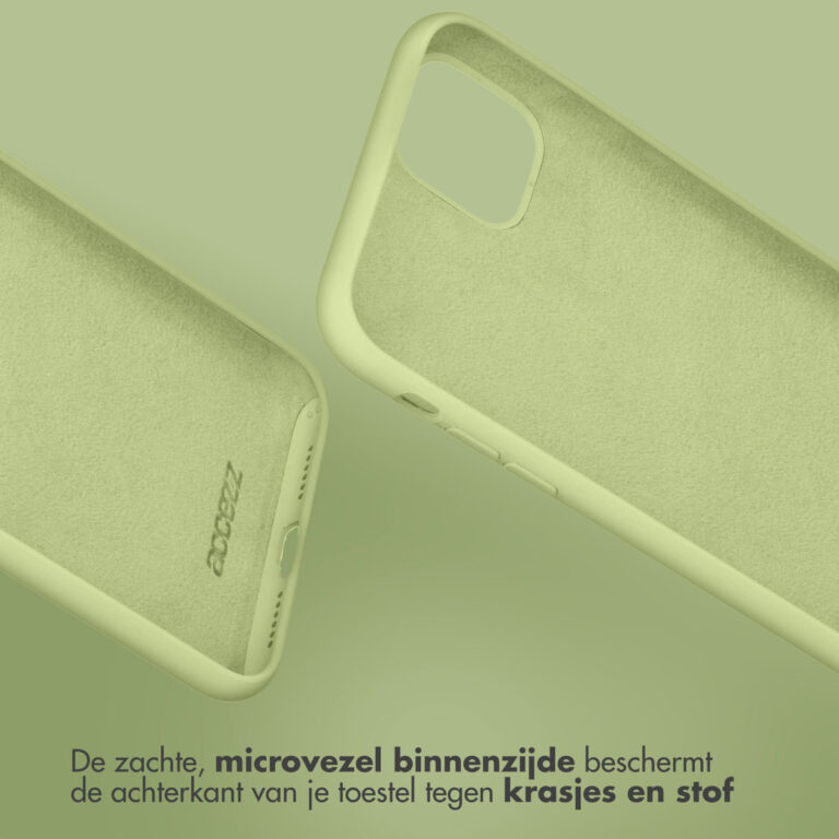Accezz Liquid Silicone Backcover Apple iPhone 13 - Groen - Afbeelding 5