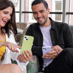 Accezz Liquid Silicone Backcover Google Pixel 9A - Groen