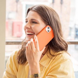 Accezz Liquid Silicone Backcover iPhone 15 Pro - Nectarine