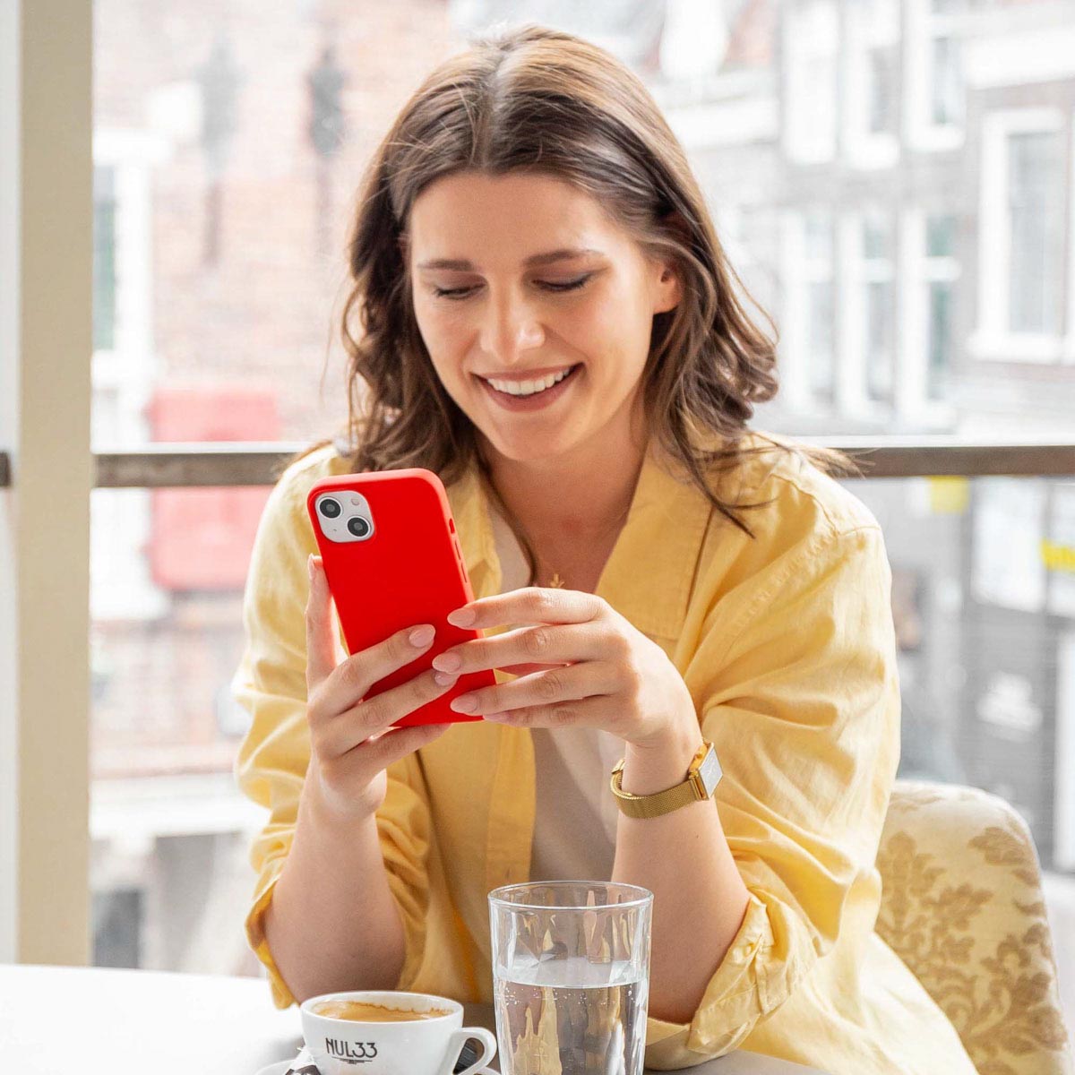 Accezz Liquid Silicone Backcover Samsung Galaxy S22 Plus - Rood - Afbeelding 7