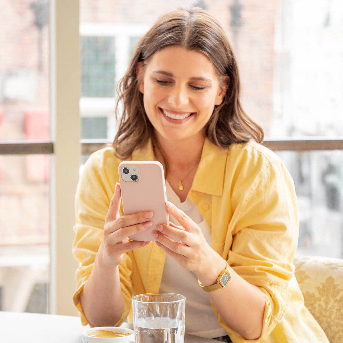 Accezz Liquid Silicone Backcover Samsung Galaxy S22 Plus - Roze - Afbeelding 7