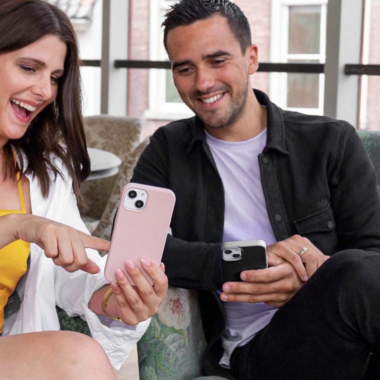 Accezz Liquid Silicone Backcover Samsung Galaxy S10 - Zwart - Afbeelding 8