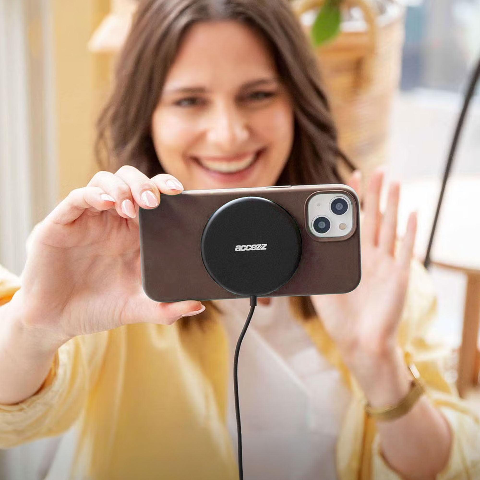 Accezz Liquid Silicone Backcover met MagSafe Samsung Galaxy S23 FE - New Tea Brown - Afbeelding 7