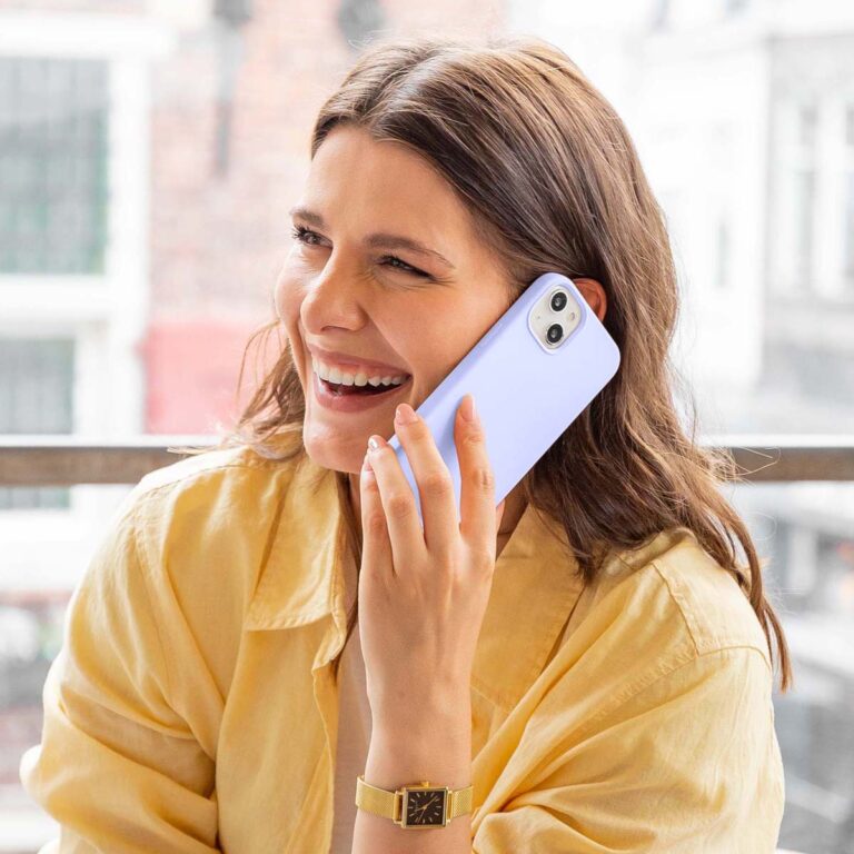 Accezz Liquid Silicone Backcover met MagSafe Apple iPhone 16e - Paars - Afbeelding 4