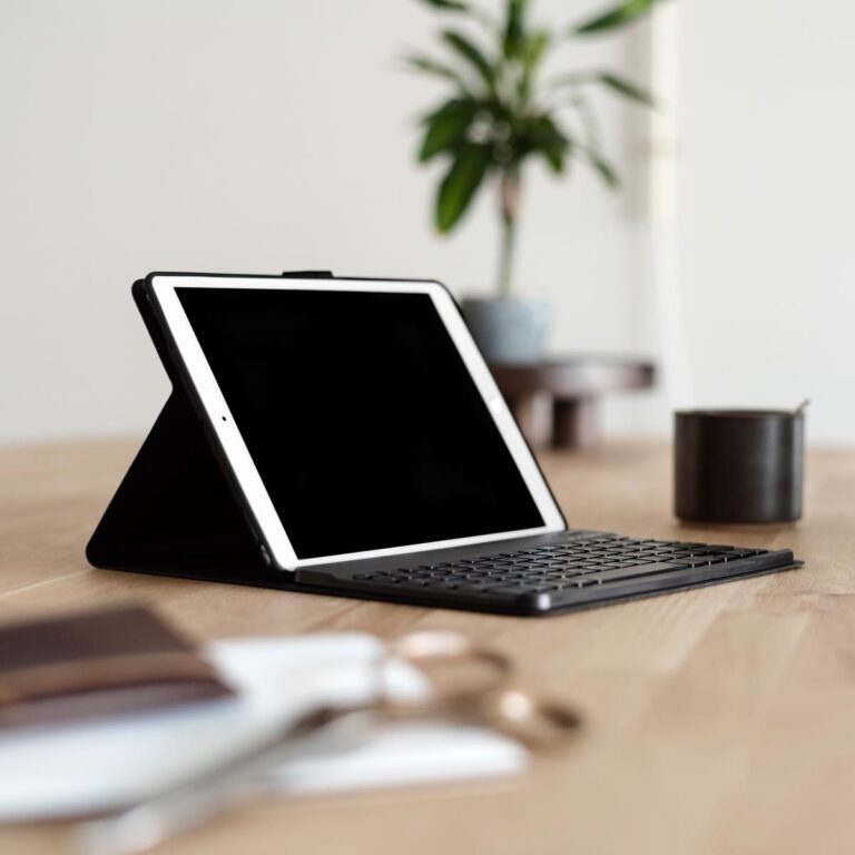 Accezz AZERTY Bluetooth Keyboard Bookcase Apple iPad 6 (2018) 9.7 inch / iPad 5 (2017) 9.7 inch /Air 2 (2014) / Air 1 (2013) - Afbeelding 7